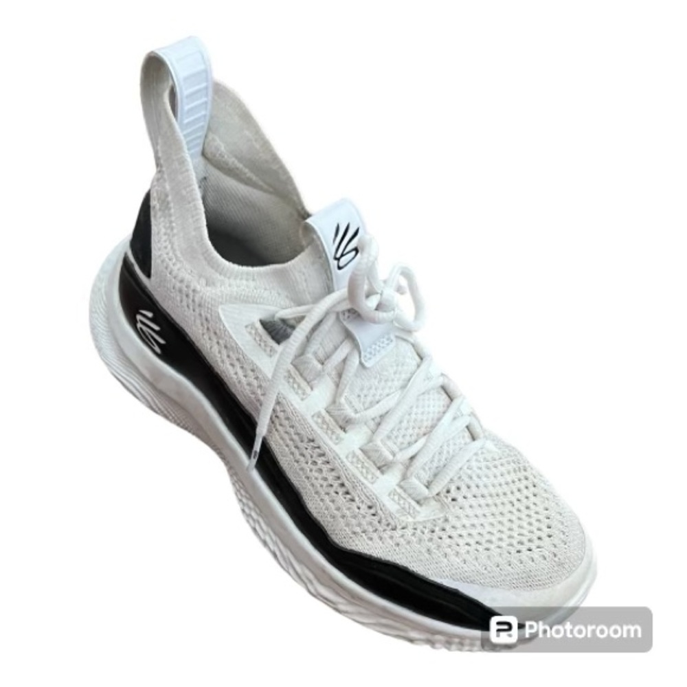 Curry 8 Flow shoes.  Size 7. White and black